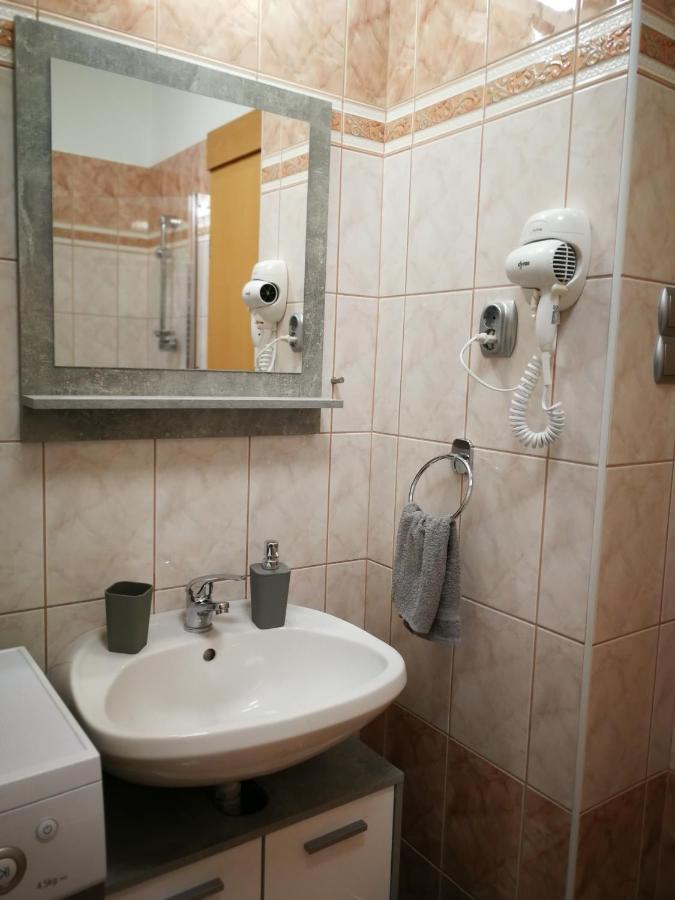Voeroesmarty Apartman Miskolc - Belvaros - Downtown Dış mekan fotoğraf